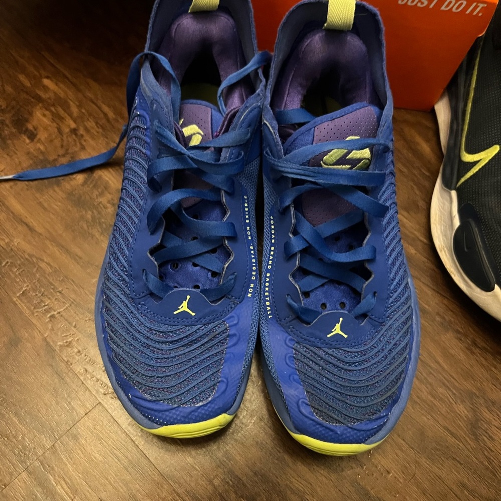 Jordan Men's Blue and Yellow Athletic Shoes